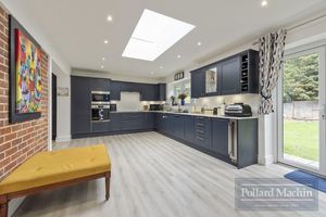 Photo 16- click for photo gallery